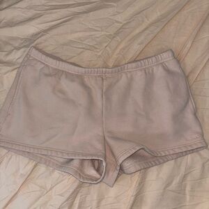 Aritzia Women's Cream Shorts